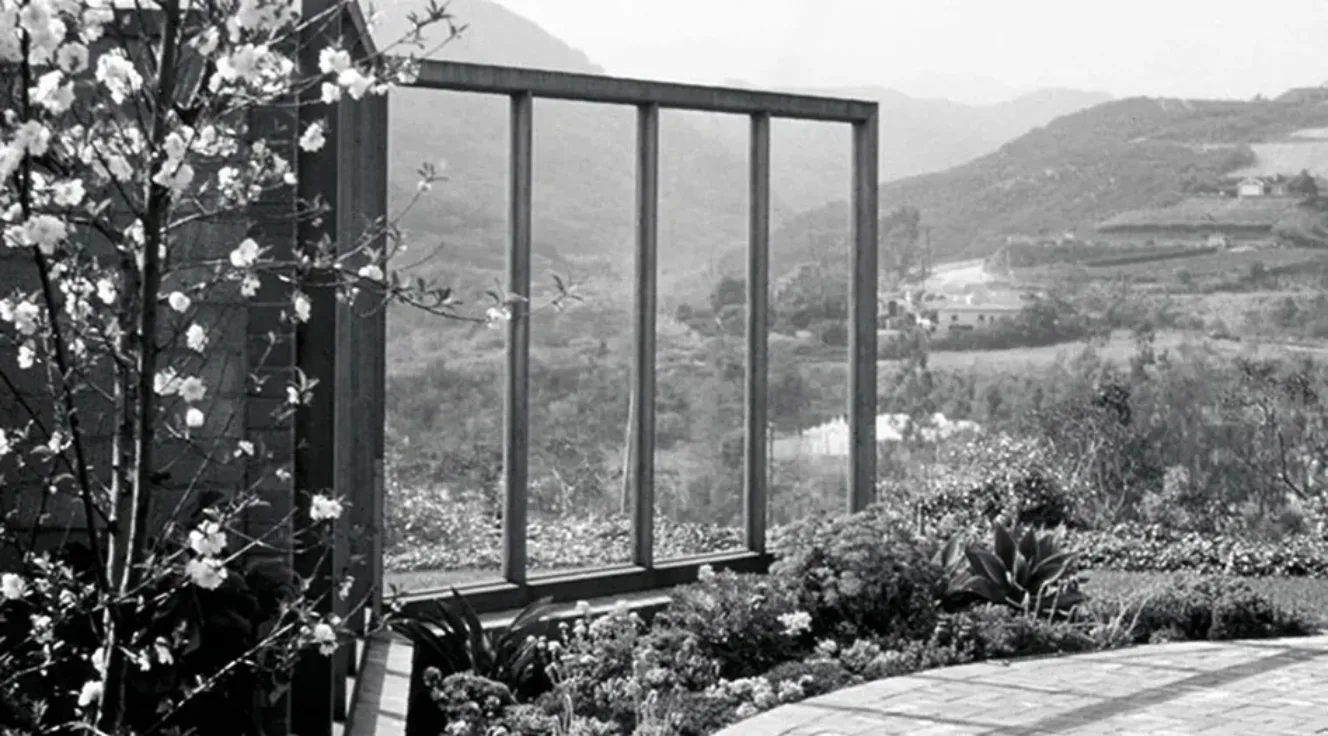 View of windscreen with views of the Santa Monica mountains in the Knapp Garden, 1950, designed by Ruth Shellhorn