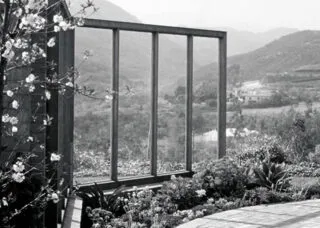 View of windscreen with views of the Santa Monica mountains in the Knapp Garden, 1950, designed by Ruth Shellhorn