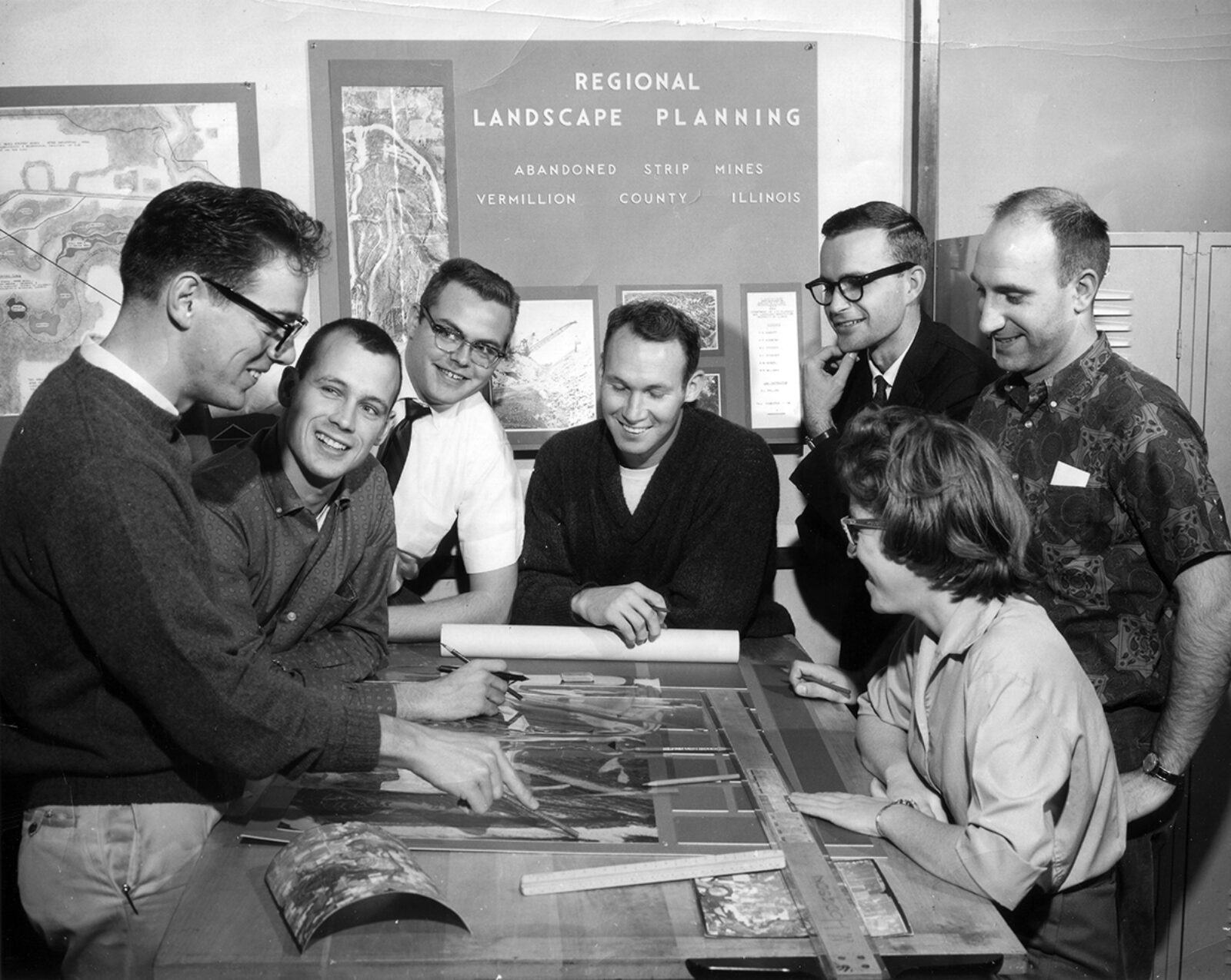 Photo of senior BFALA students preparing exhibit “The Future of Northeastern Illinois”