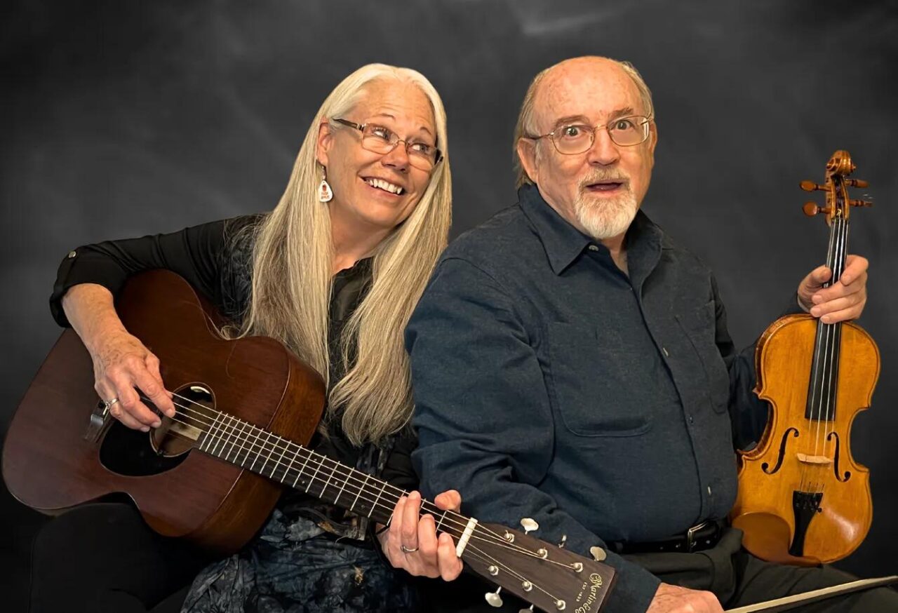 Picture of FRESH APPLES, a string duo.