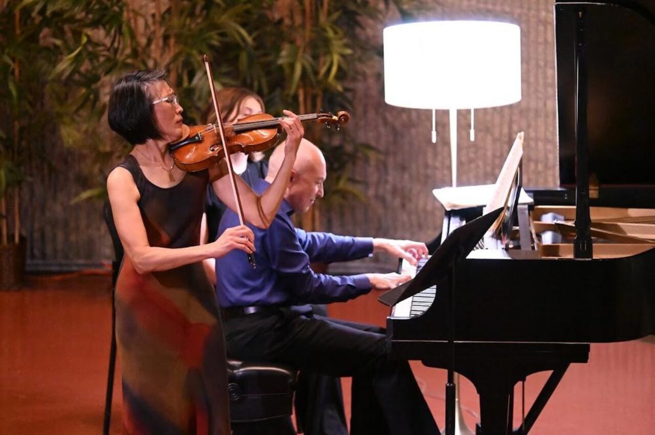 photo of Lucia Lin (violin)