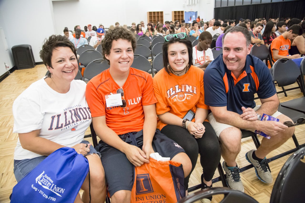 Family visiting the University of Illinois