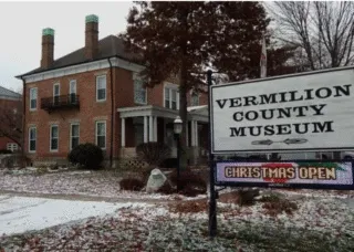 Picture of brown building 