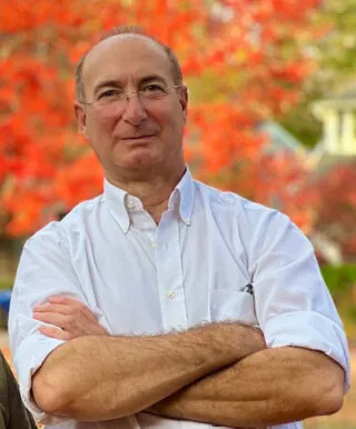 Headshot of Alex Lapunzina 