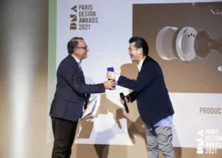 Cliff Shin receiving award
